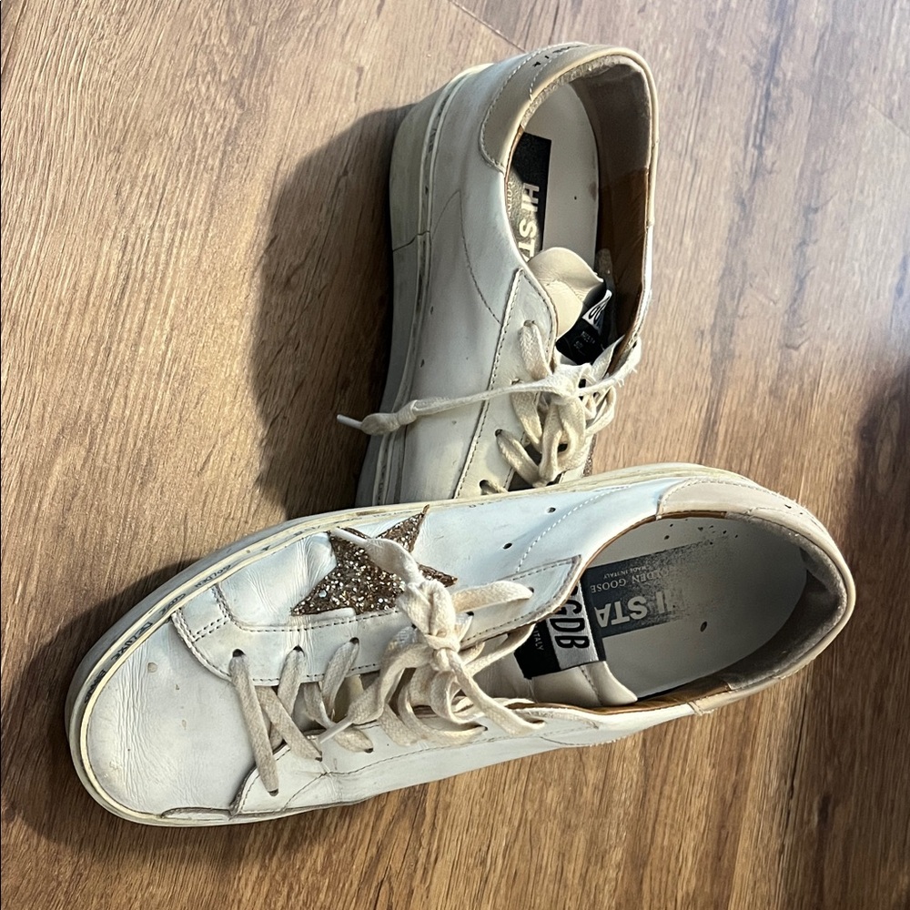 Lightly Used, Like New - Golden Goose Cream and Gold Star Sneakers